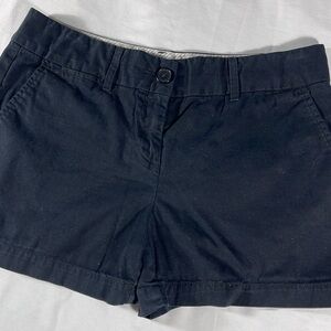 LOFT womens black basic flat front 3.5" inseam chino shorts - size 4